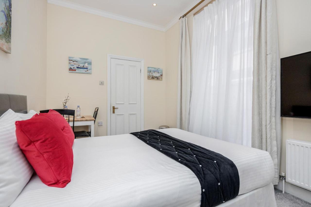 Oxford Street Homestay Лондон Экстерьер фото