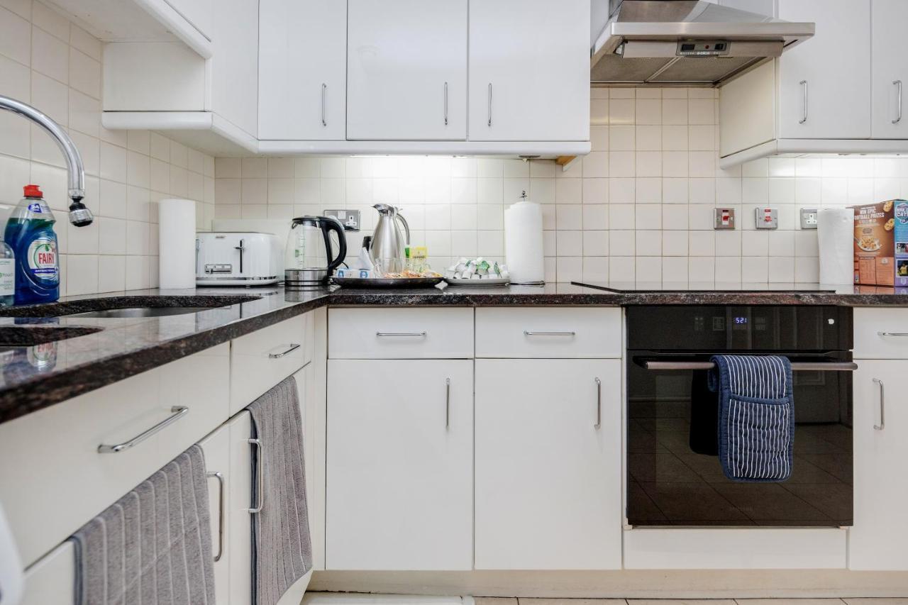 Oxford Street Homestay Лондон Экстерьер фото