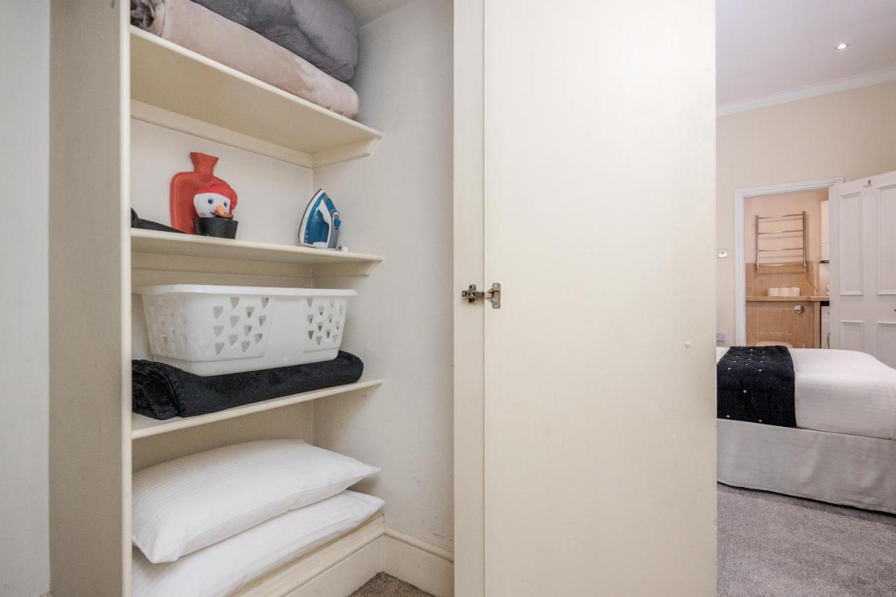 Oxford Street Homestay Лондон Экстерьер фото