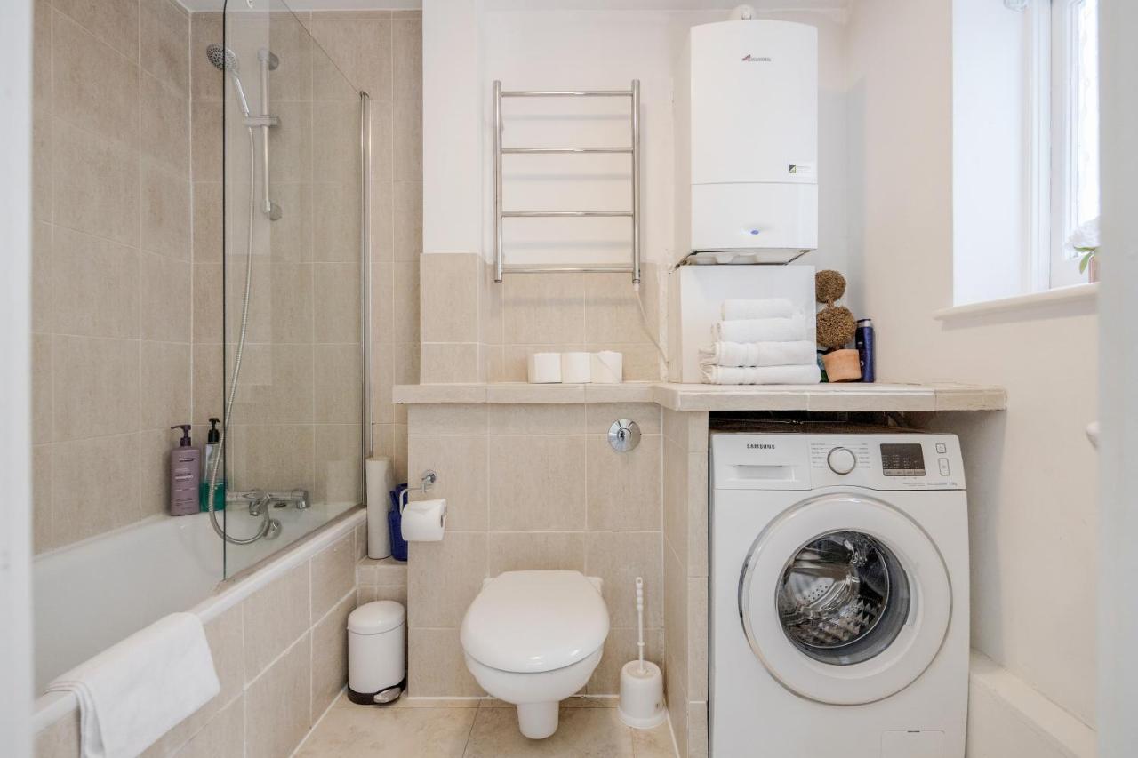 Oxford Street Homestay Лондон Экстерьер фото