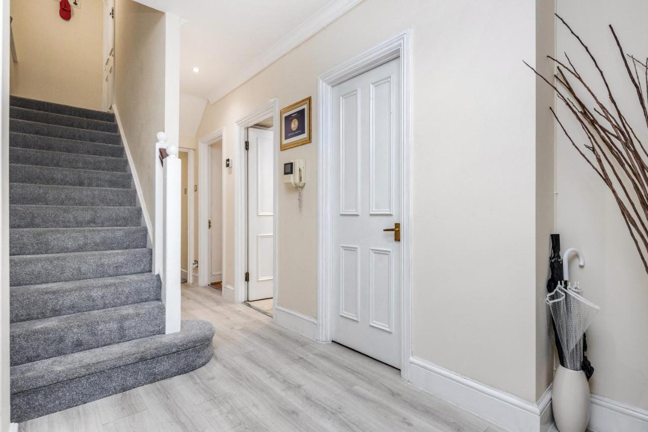 Oxford Street Homestay Лондон Экстерьер фото