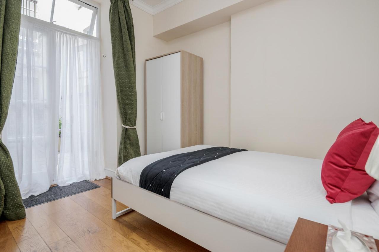 Oxford Street Homestay Лондон Экстерьер фото
