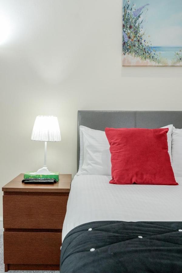 Oxford Street Homestay Лондон Экстерьер фото