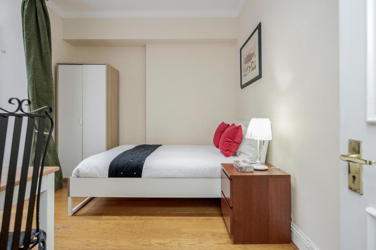 Oxford Street Homestay Лондон Экстерьер фото
