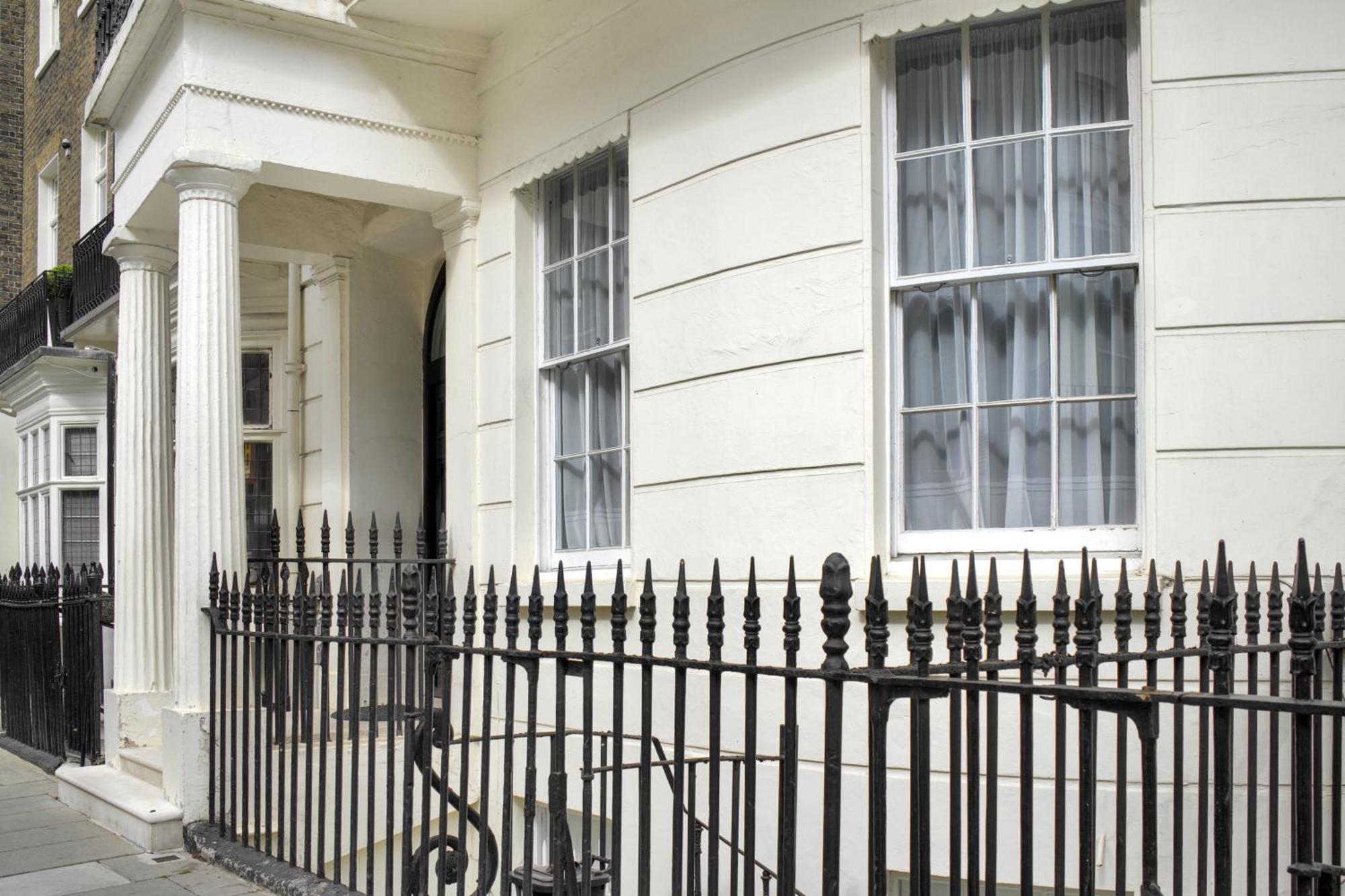 Oxford Street Homestay Лондон Экстерьер фото