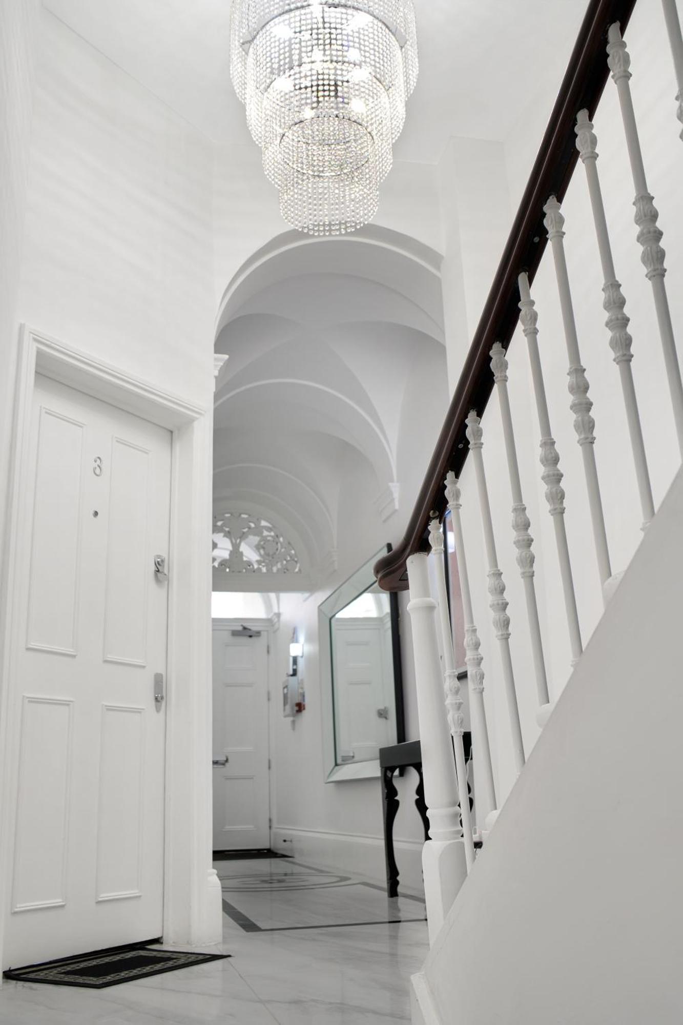 Oxford Street Homestay Лондон Экстерьер фото